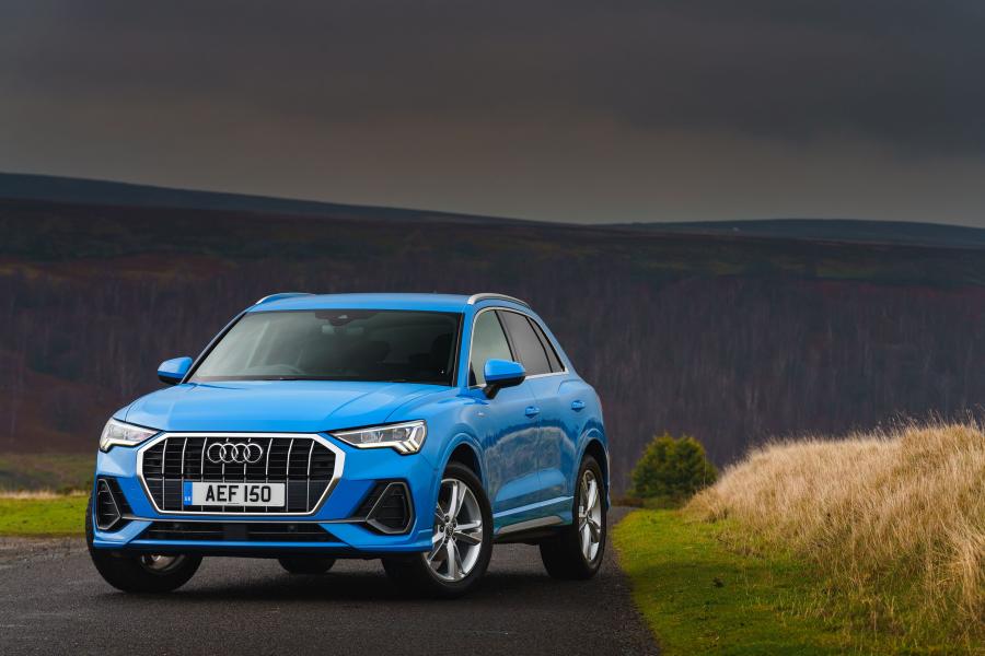  Audi Q3 35 TFSI S-Line (8U) 2018 года  (UK) (фото 18 из 40)
